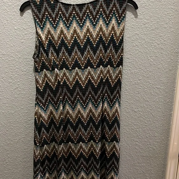 Studio I Brown V Neck sleeveless dress size 10 - Picture 2 of 4